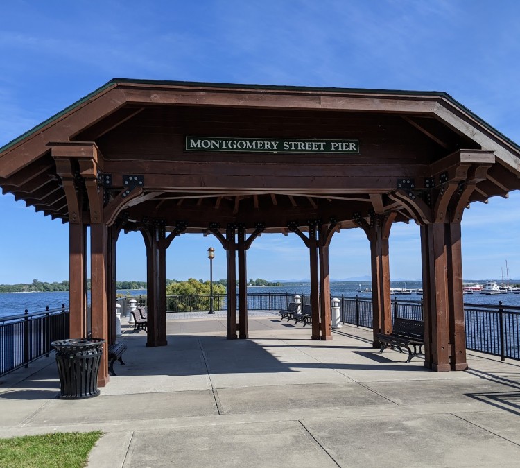 Montgomery St Waterfront Park (Rouses&nbspPoint,&nbspNY)